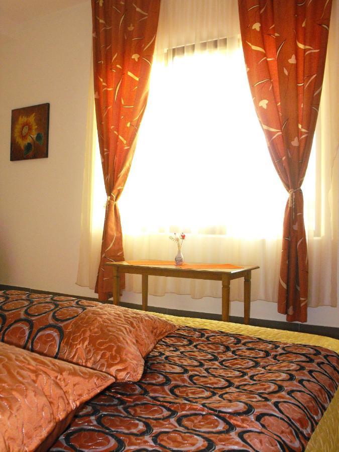 Casa Rustica Apart & Rooms Cîmpineanca Eksteriør bilde