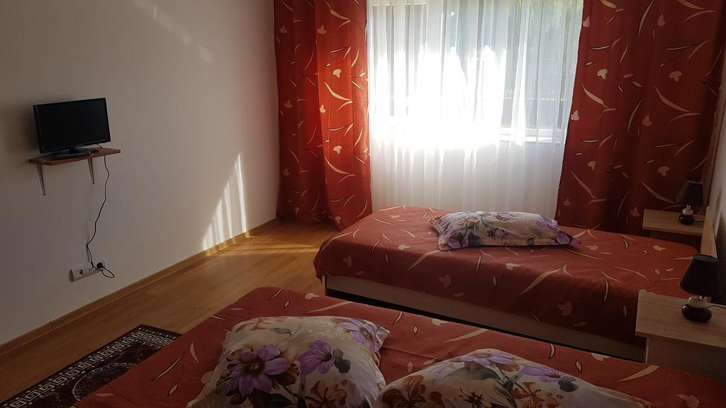 Casa Rustica Apart & Rooms Cîmpineanca Eksteriør bilde
